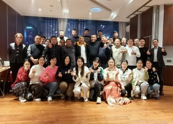 為夢(mèng)想-不止步，山東擇立集團(tuán)2025年會(huì)盛典圓滿(mǎn)落幕